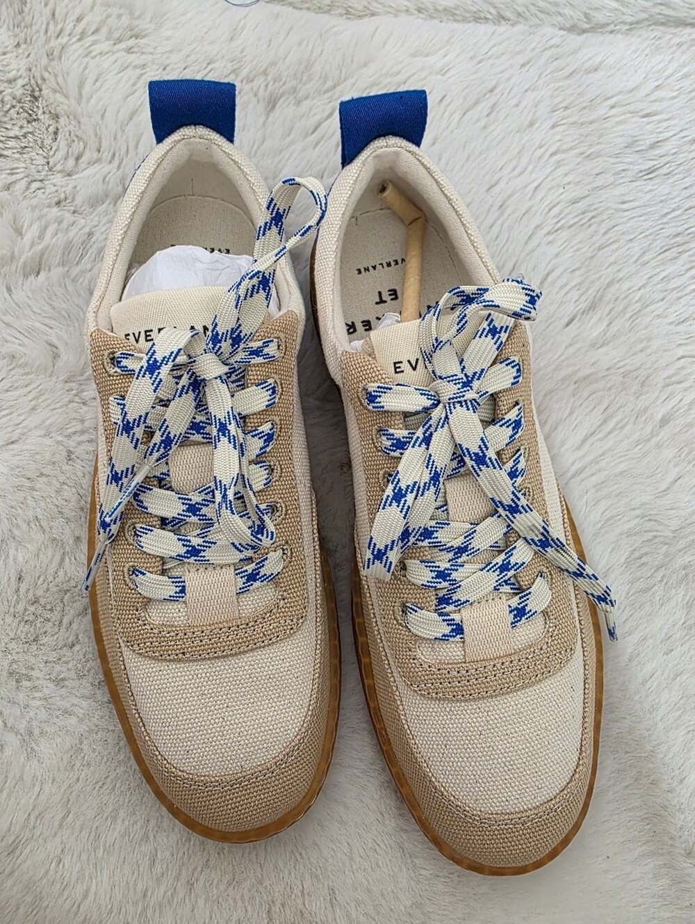 Everlane Tread-Bare Cream Canvas Low Top Sneakers Blue Red Gum Sole Shoes 7 M5